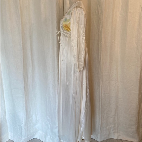 Kayser Nightgown and Robe Peignoir Set - Picture 5 of 13